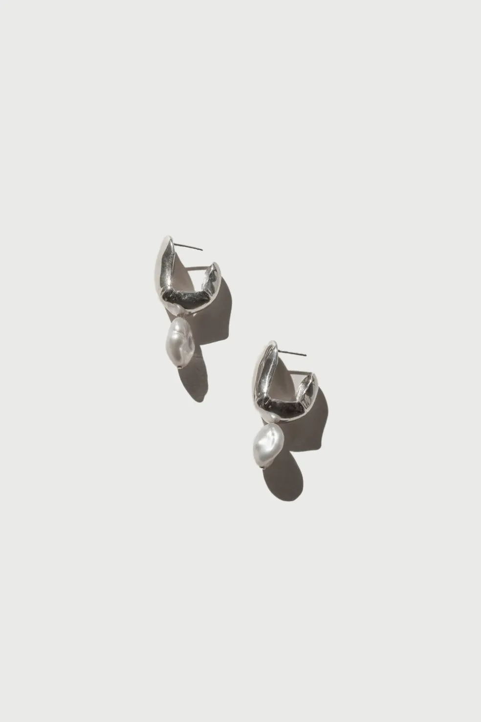 Faris Ebi Perla Earrings