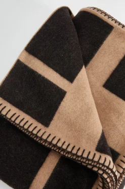 R+D Lab Jacquard Double Sided Blanket