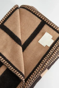 R+D Lab Jacquard Double Sided Blanket